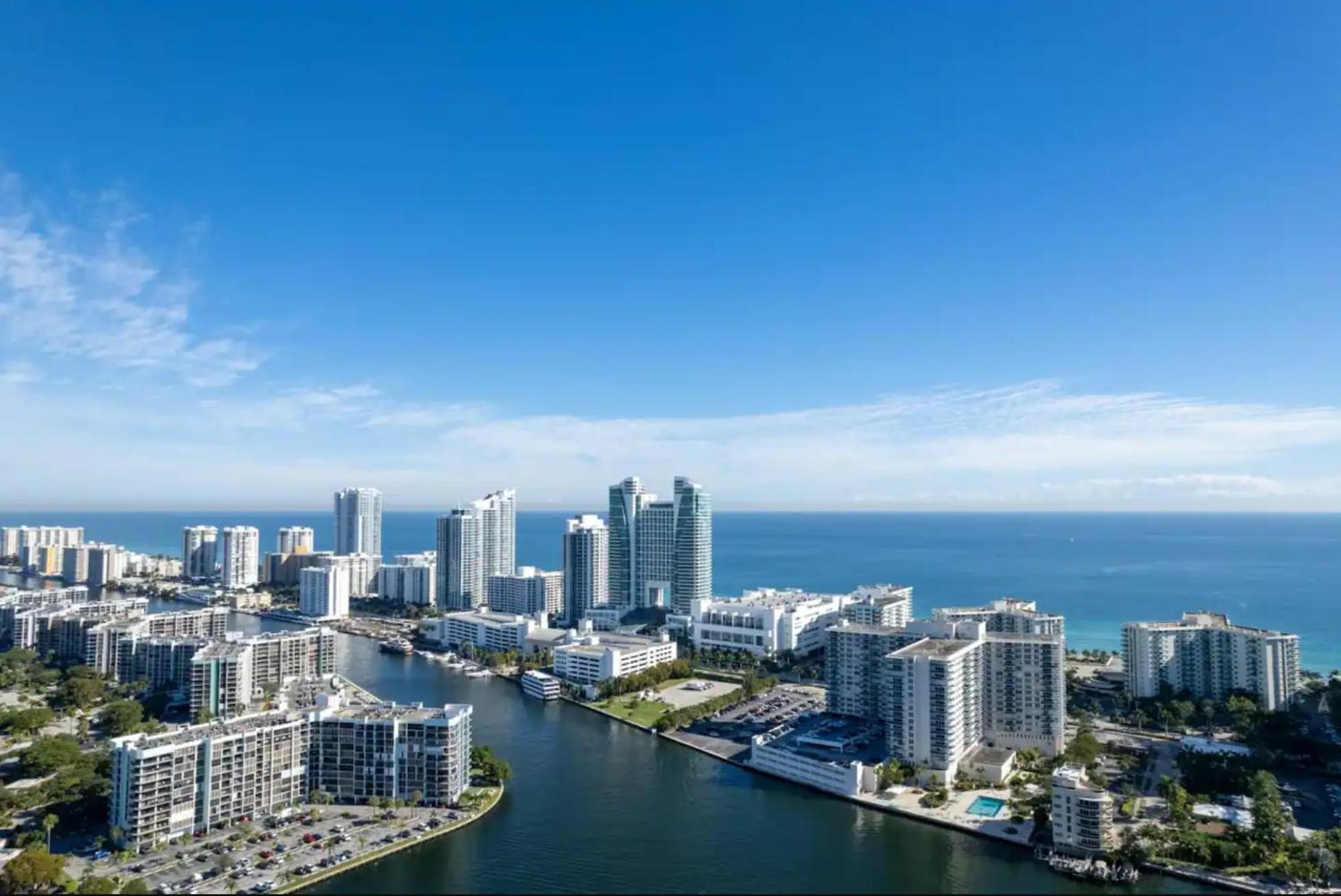 Beachwalk Resort & Condos Hallandale Beach Exterior foto